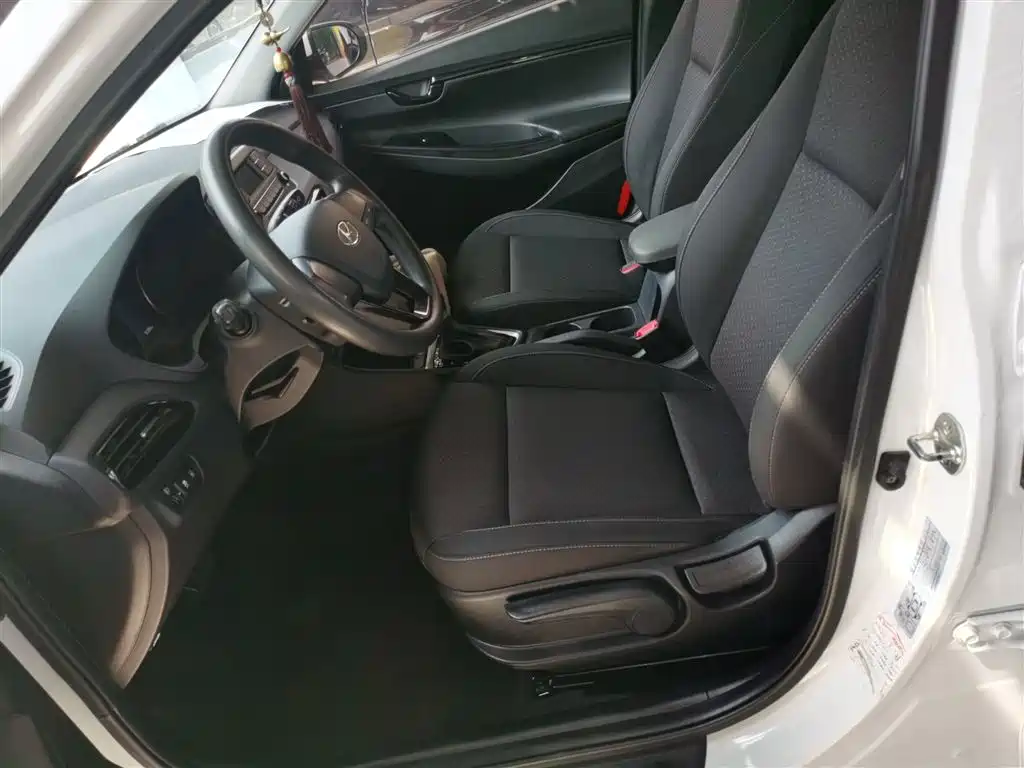 Hyundai Elantra 2020 — фото 15