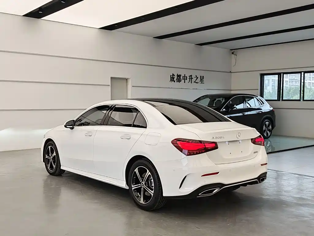 Mercedes-Benz A-Class 2024 — фото 5