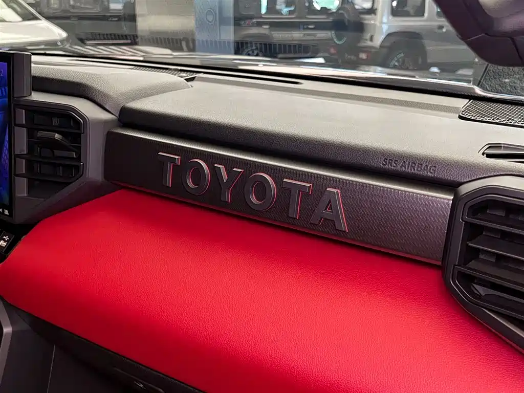 Toyota Sequoia 2025 — фото 14