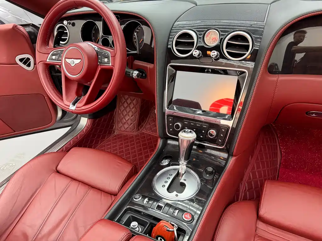 Bentley Continental 2010 — фото 24