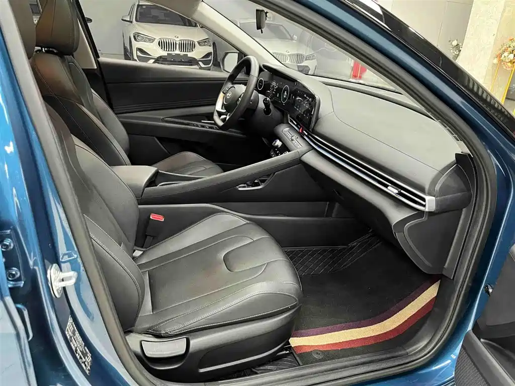 Hyundai Elantra 2023 — фото 13