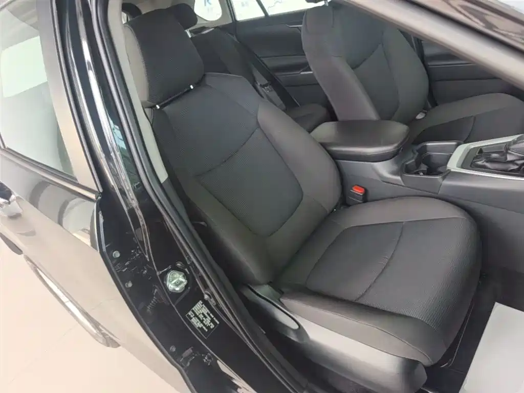 Toyota RAV4 2026 — фото 25