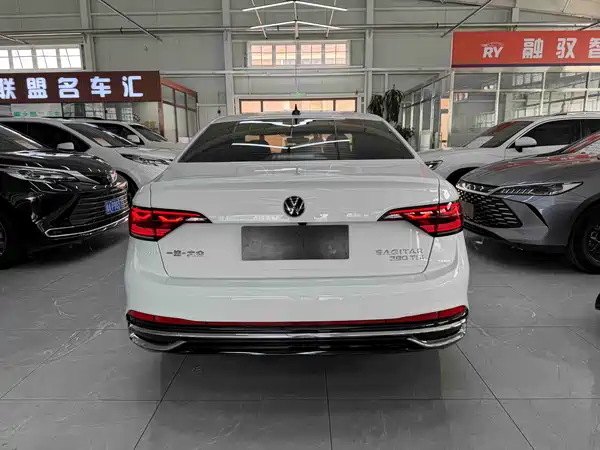 Volkswagen Sagitar 2022