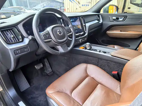 Volvo XC60 2022