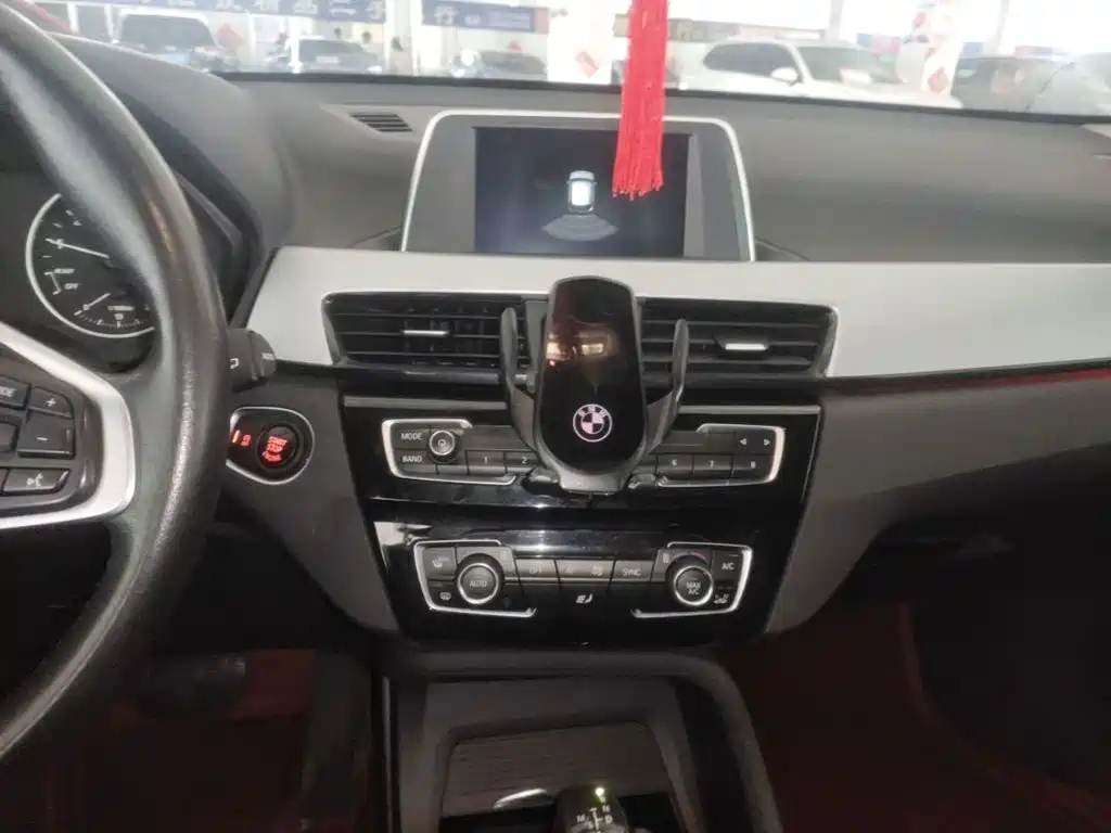 BMW X1 2018 — фото 13