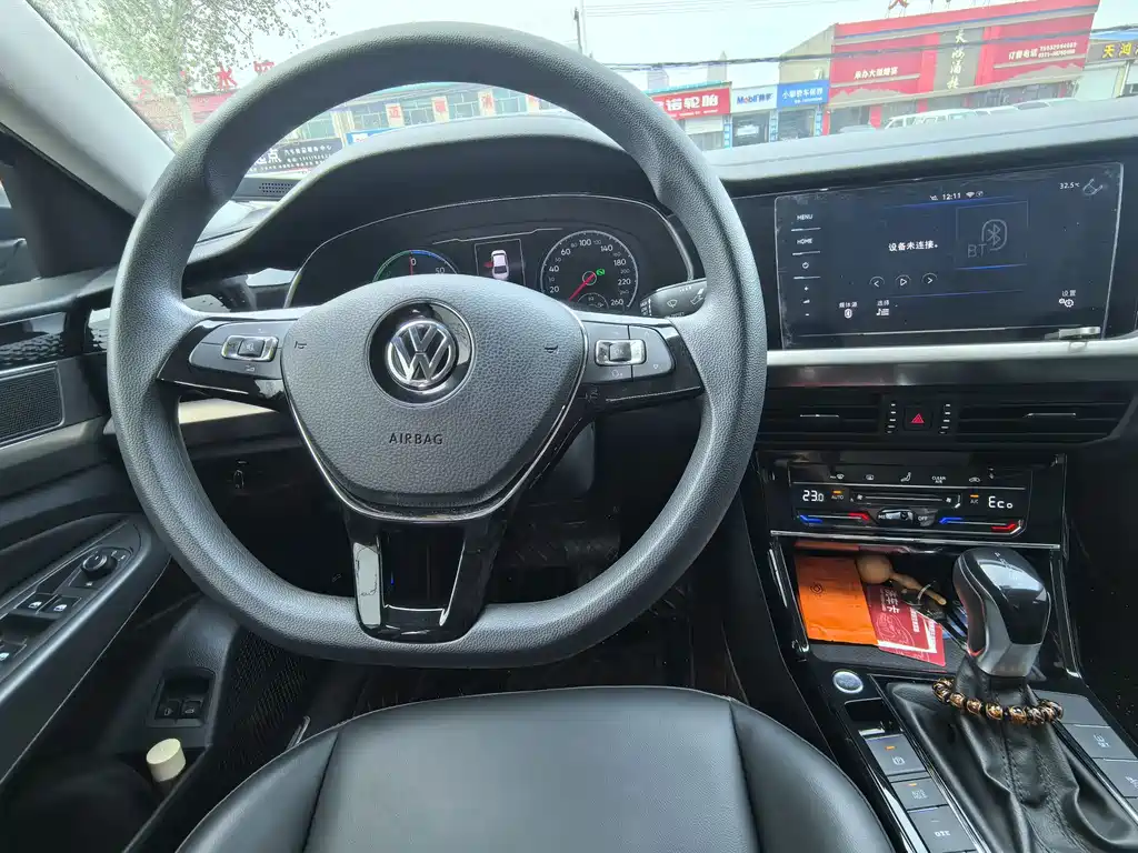 Volkswagen Passat Plug-In Hybrid 2020 — фото 8