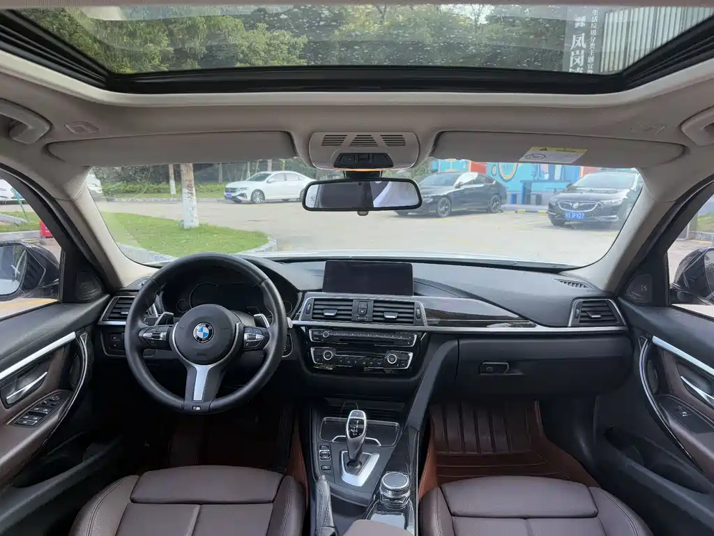 BMW 3 Series 2019 — фото 9