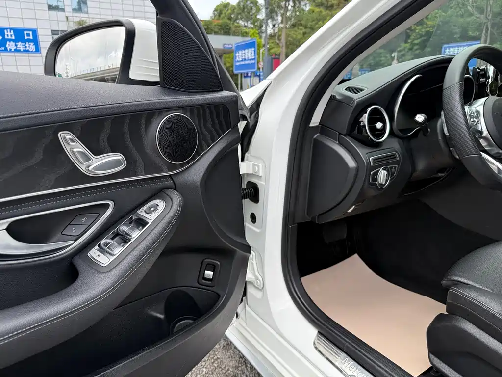 Mercedes-Benz C-Class 2019 — фото 14