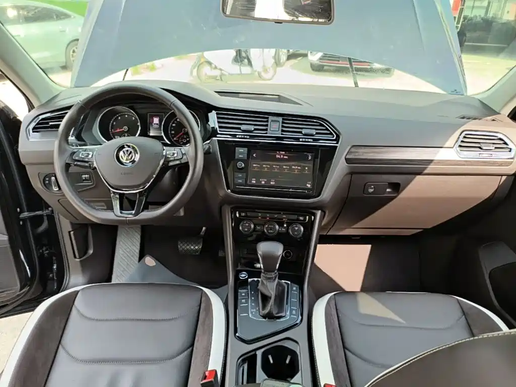 Volkswagen Tiguan L 2019 — фото 10