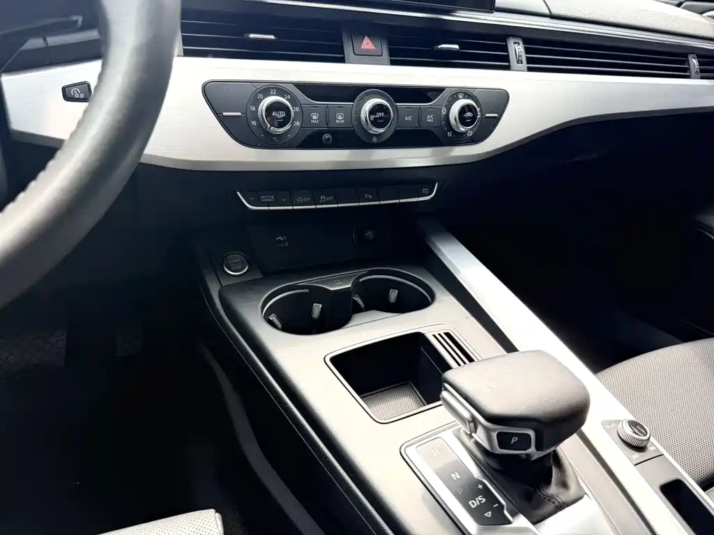 Audi A4L 2020 — фото 6