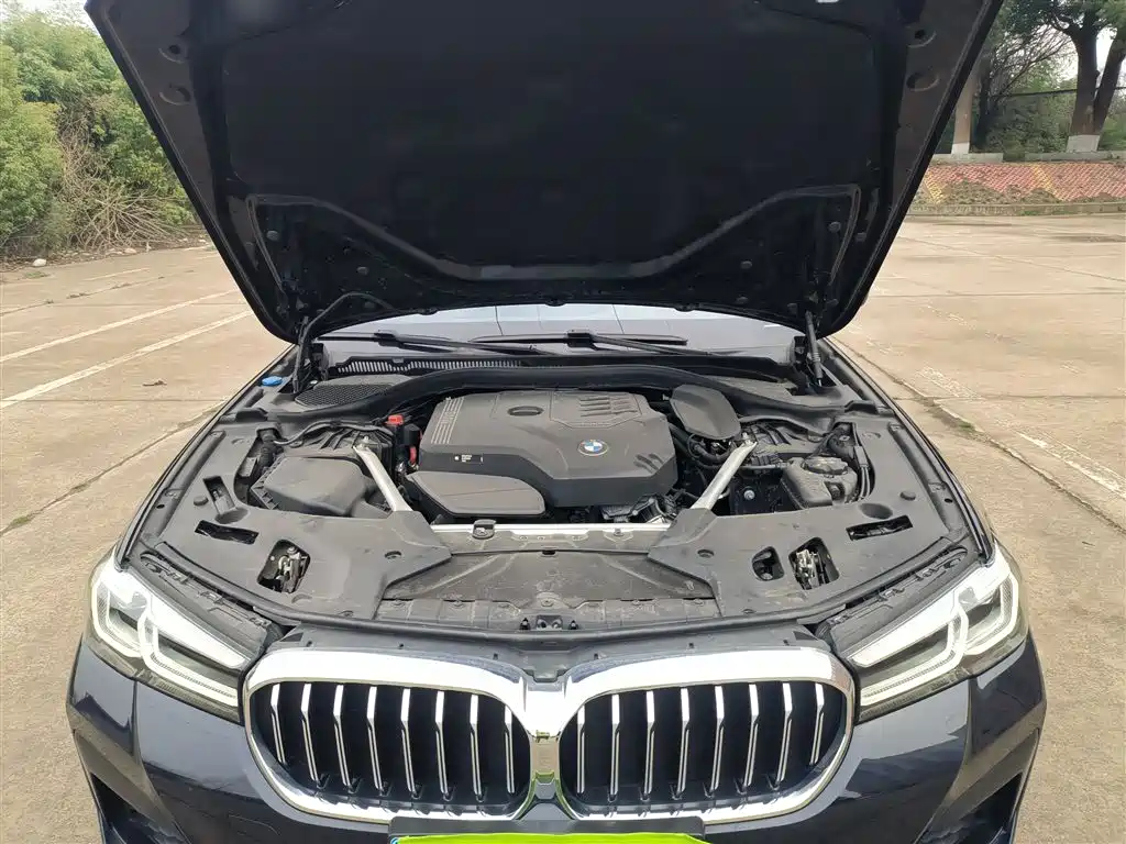 BMW 5 Series 2024 — фото 16