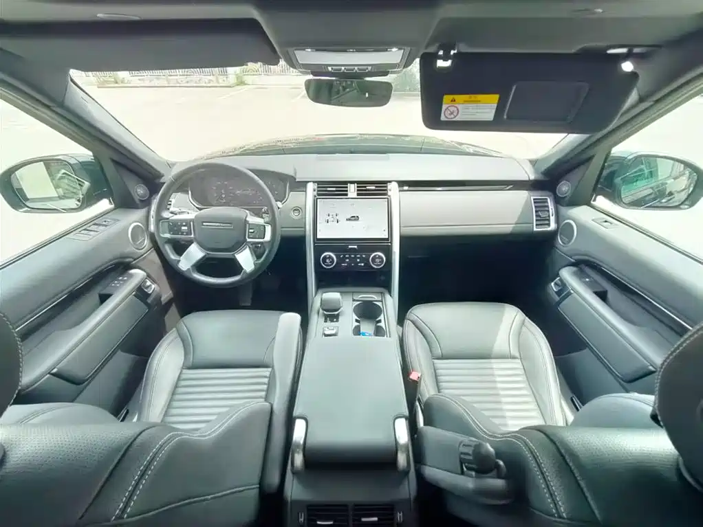 Land Rover Discovery 2025 — фото 11