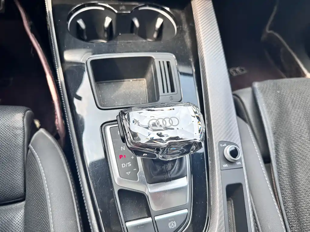 Audi A4L 2023 — фото 16