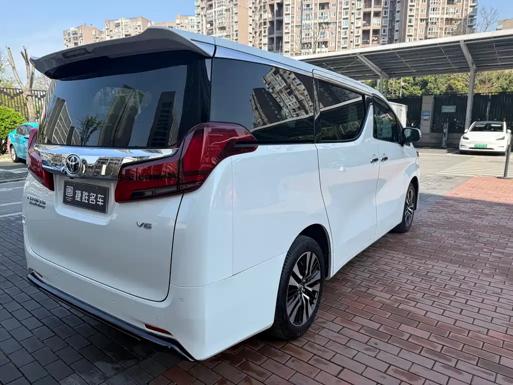 Toyota Alphard 2018 — фото 6