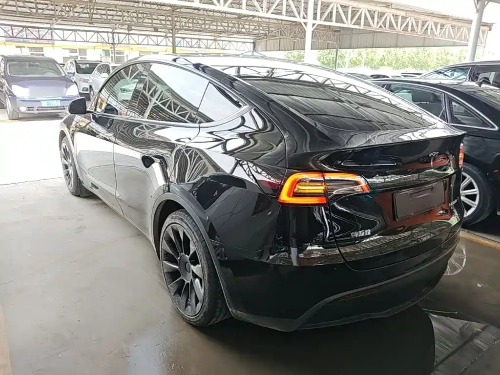 Tesla Model Y 2022 — фото 5