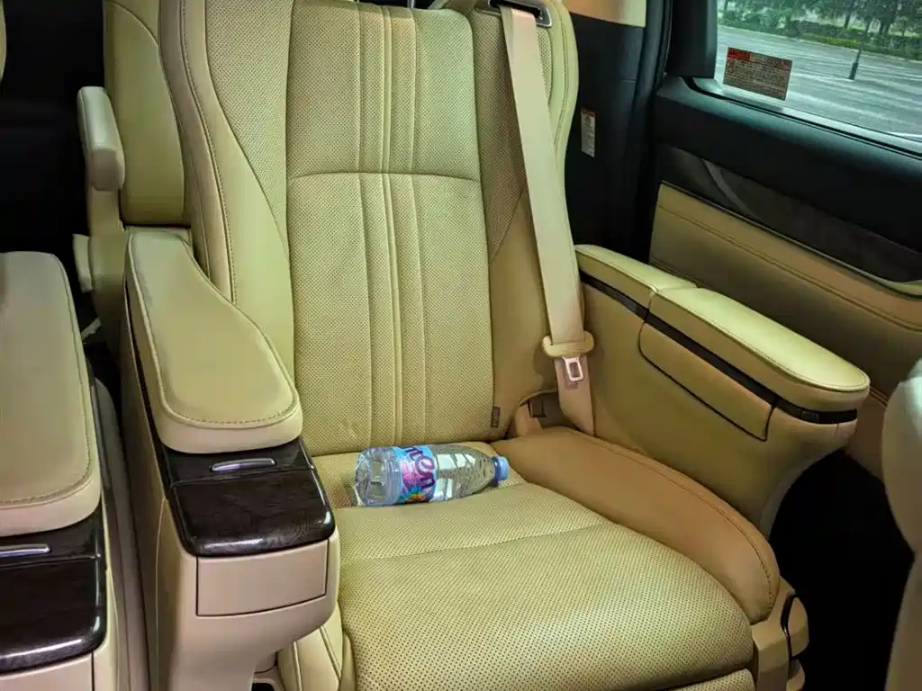 Toyota Vellfire 2021 — фото 9