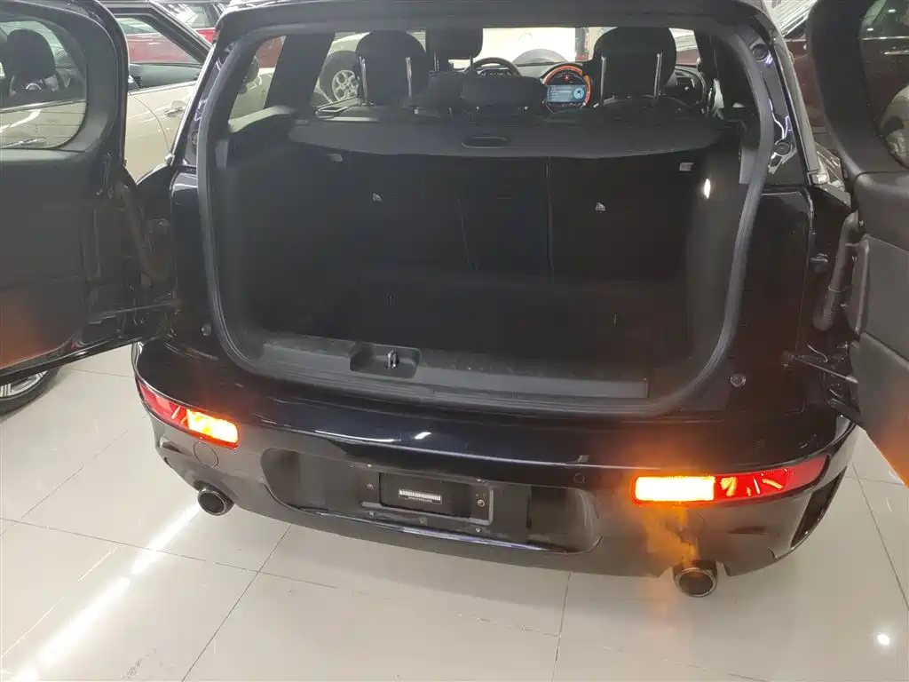 MINI Clubman 2023 — фото 15