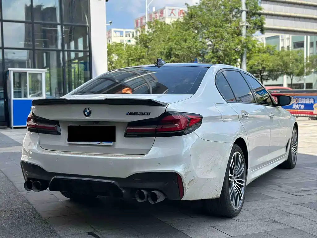 BMW 5 Series 2018 — фото 6
