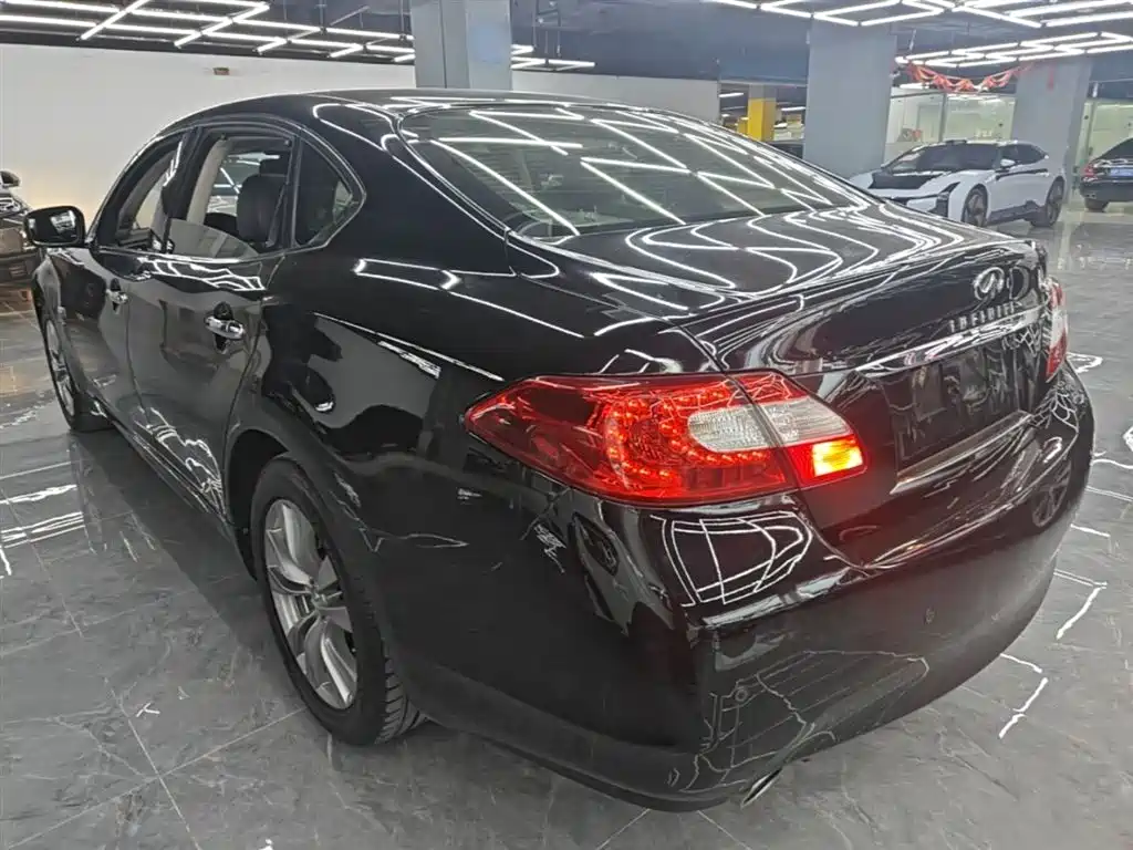 Infiniti Q70 2015 — фото 5