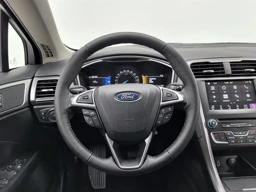 Ford Mondeo 2017 — фото 11