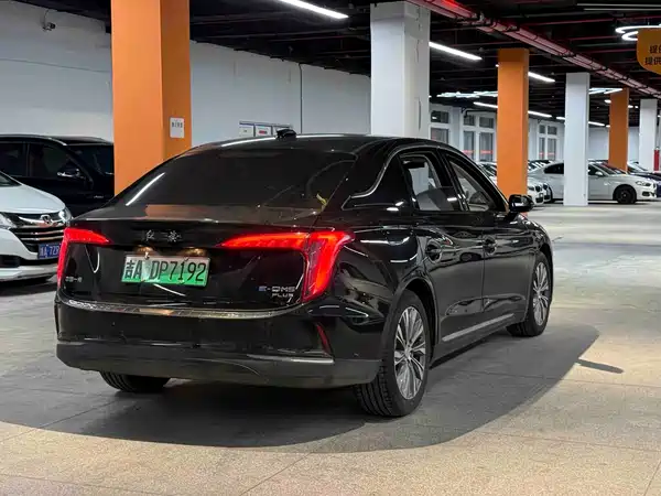 Hongqi E-QM5 2024