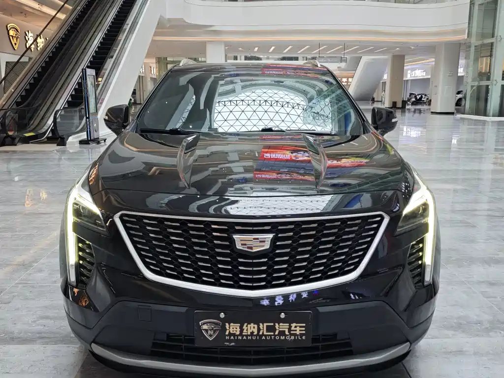 Cadillac XT4 2022 — фото 4
