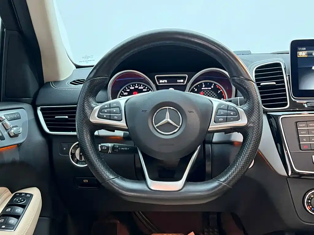 Mercedes-Benz GLE AMG 2018 — фото 15