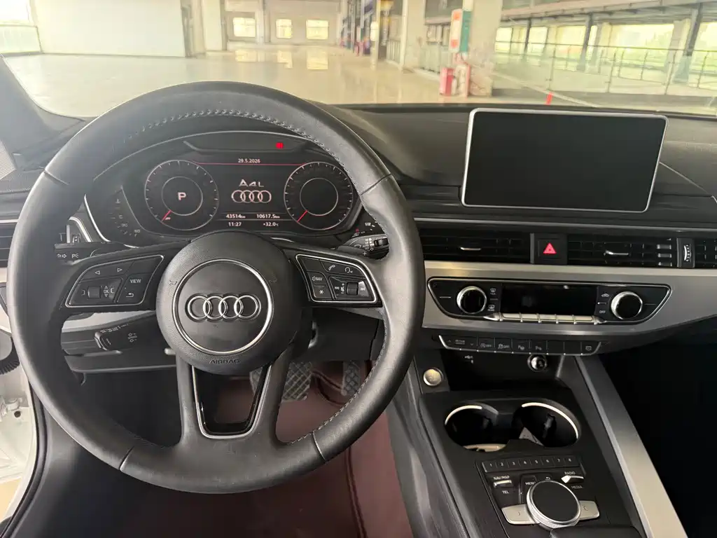 Audi A4L 2019 — фото 9