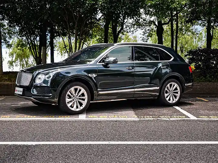 Bentley Bentayga 2017 — фото 2