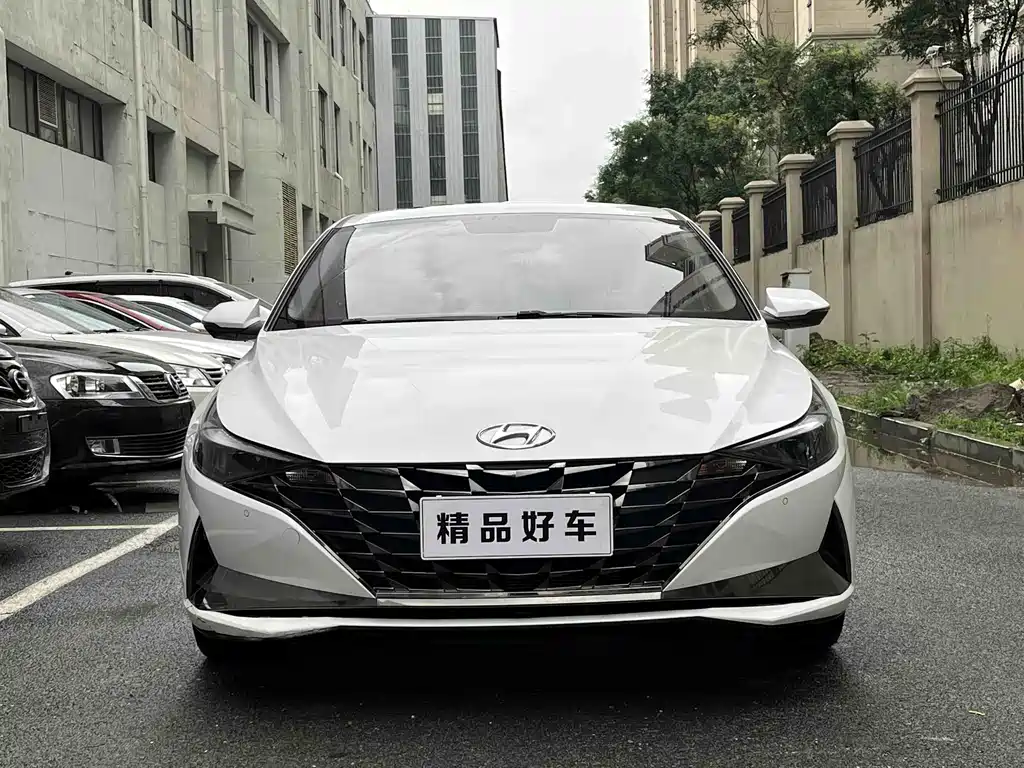 Hyundai Elantra 2023