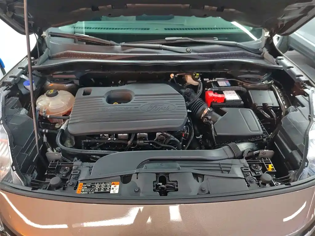 Ford Escape 2020 — фото 10