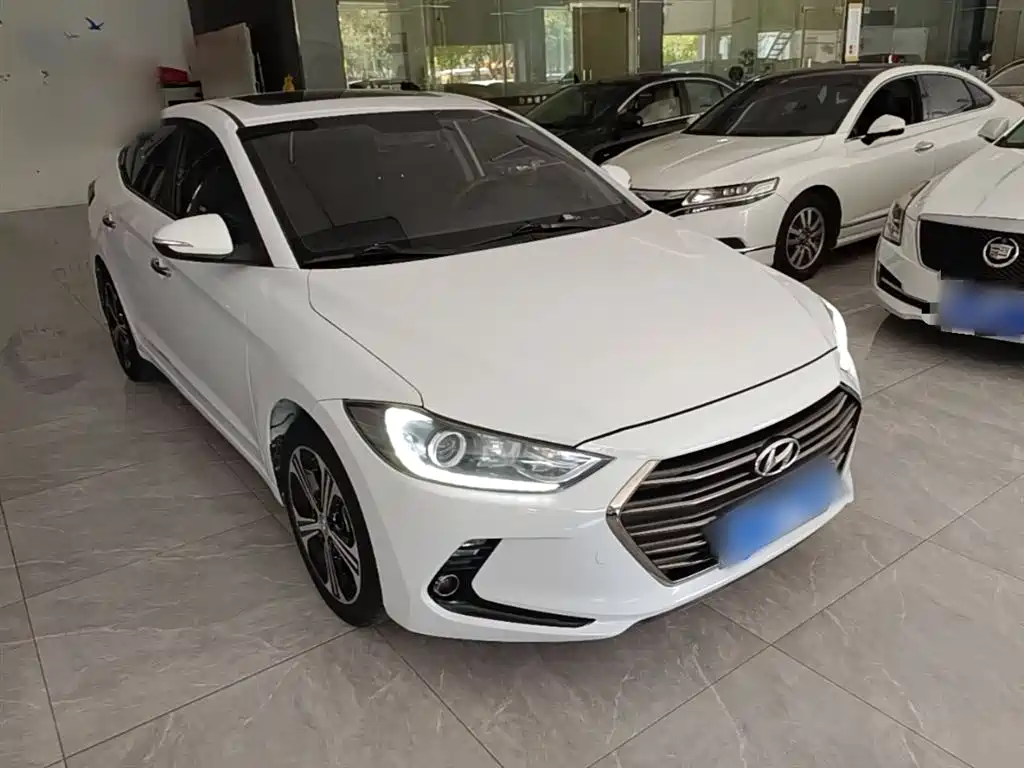 Hyundai Elantra 2018 — фото 4