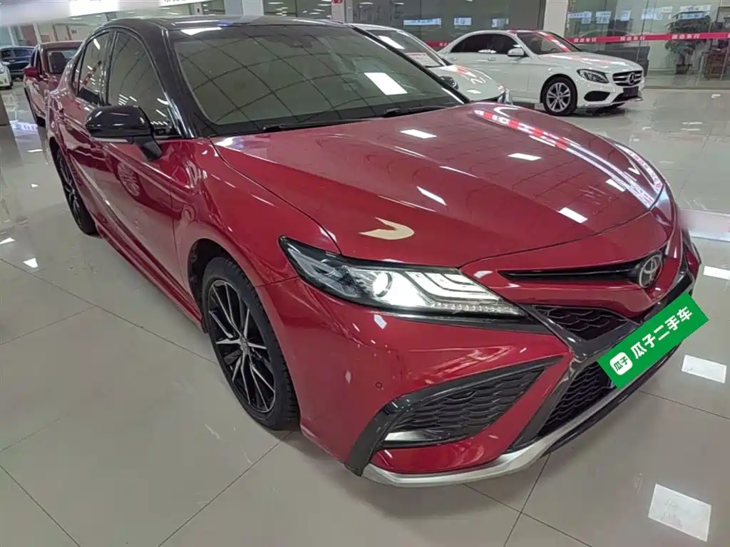 Toyota Camry 2022 — фото 4