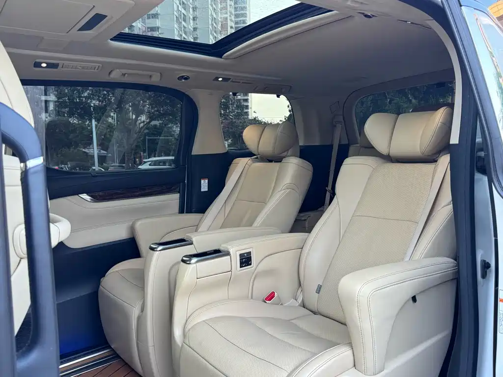 Toyota Alphard 2019 — фото 9