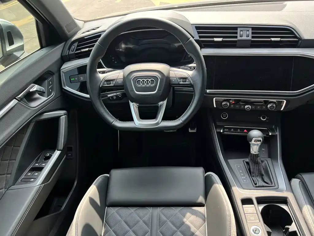 Audi Q3 2025 — фото 11