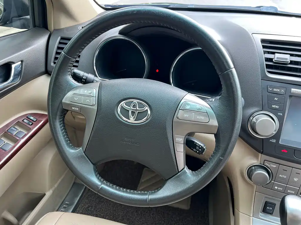 Toyota Highlander 2012 — фото 15