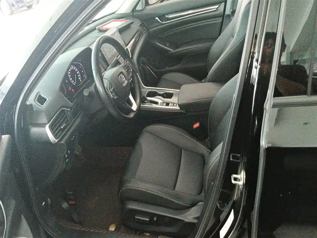 Honda Accord 2022 — фото 15