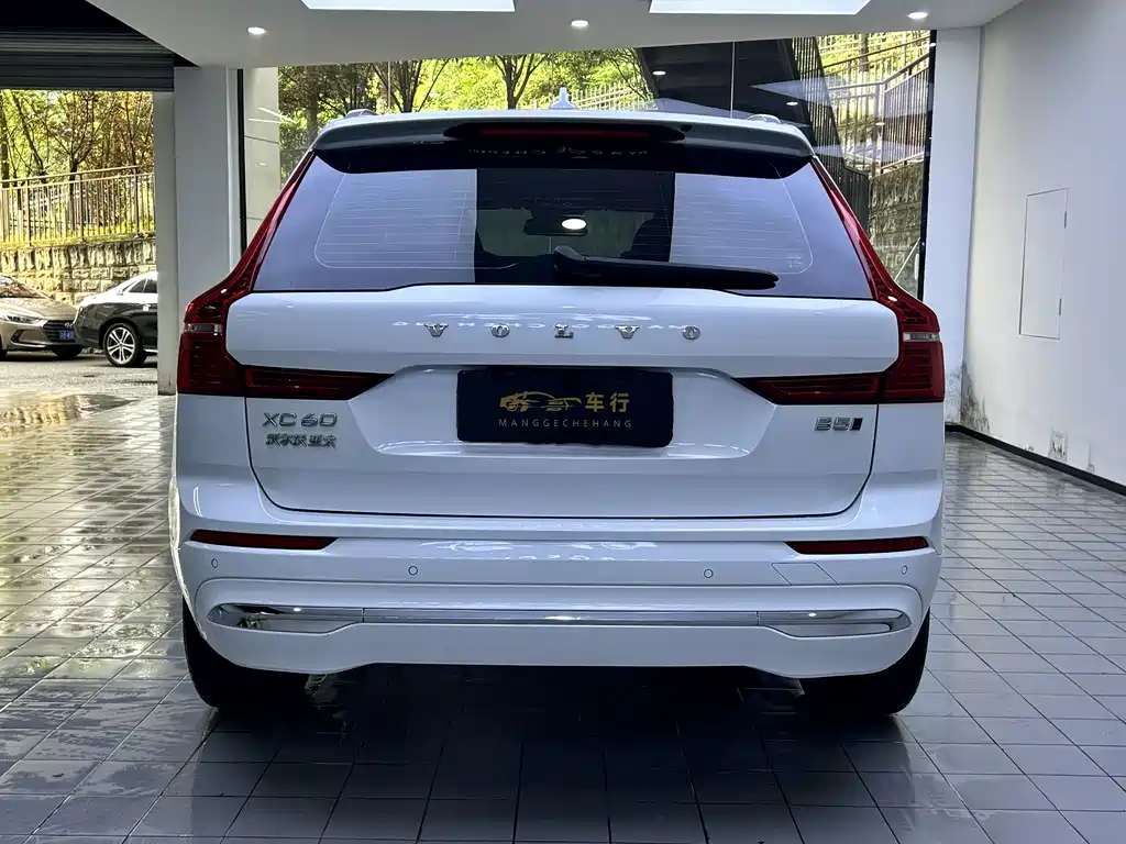 Volvo XC60 2024 — фото 10