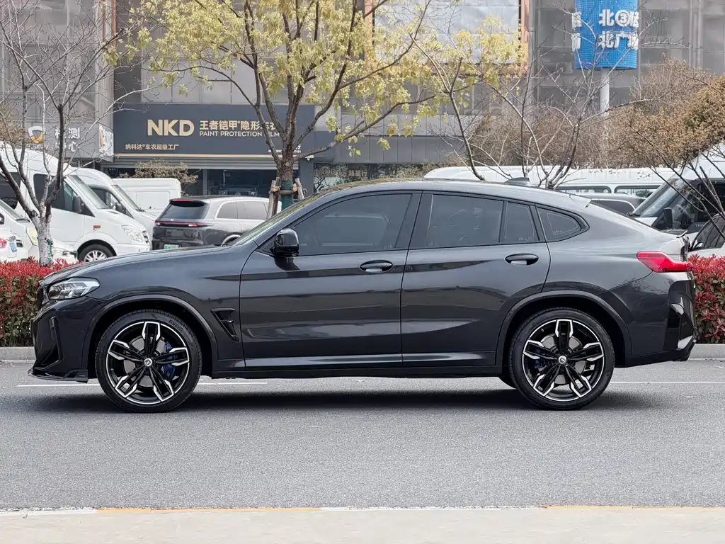 BMW X4 M40i 2023 — фото 12