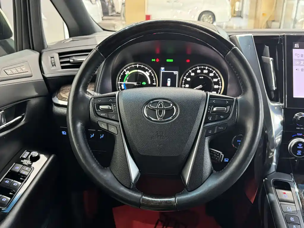 Toyota Vellfire 2021 — фото 18