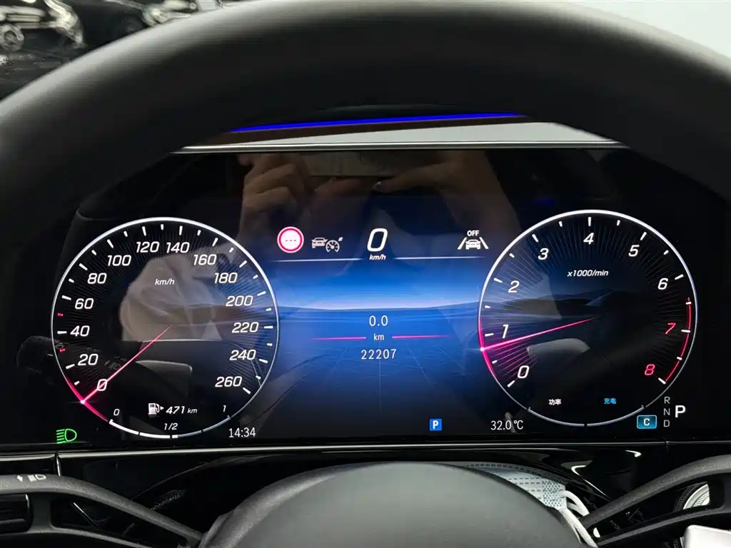 Mercedes-Benz E-Class 2025 — фото 13