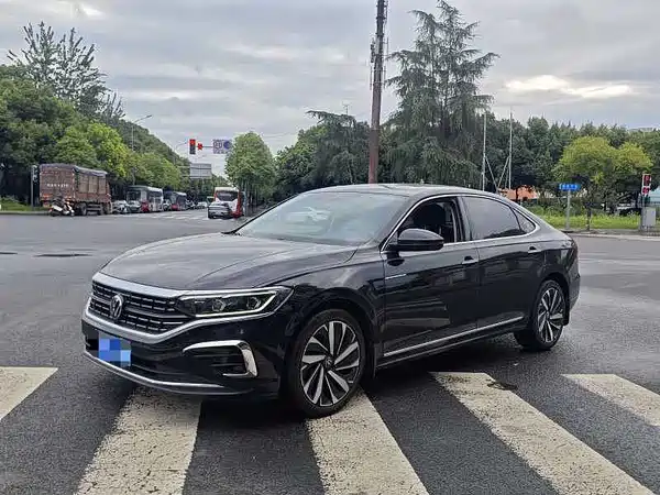 Volkswagen Passat 2022