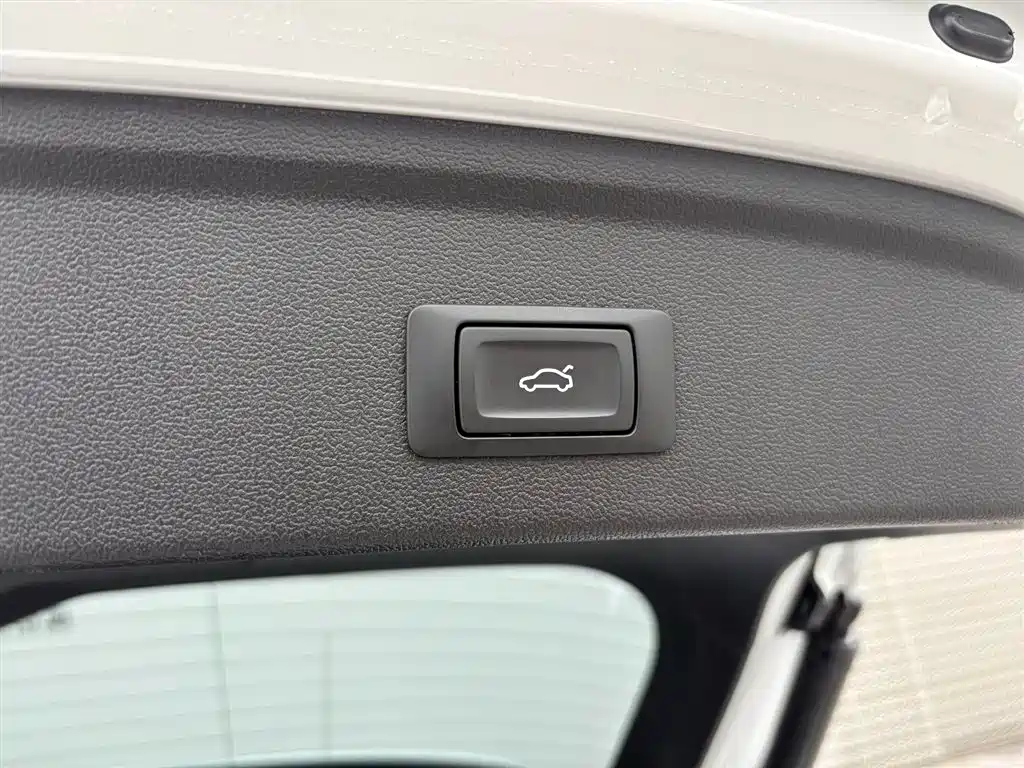 Audi A3 2021 — фото 10