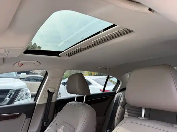 Volkswagen Magotan 2015