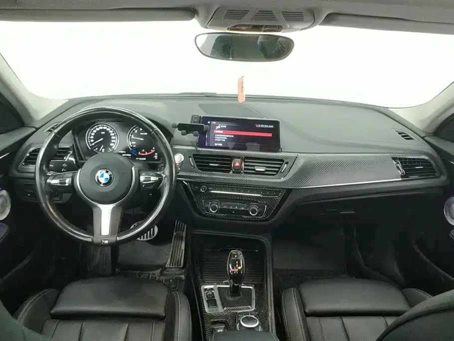 BMW 1 Series 2021 — фото 12