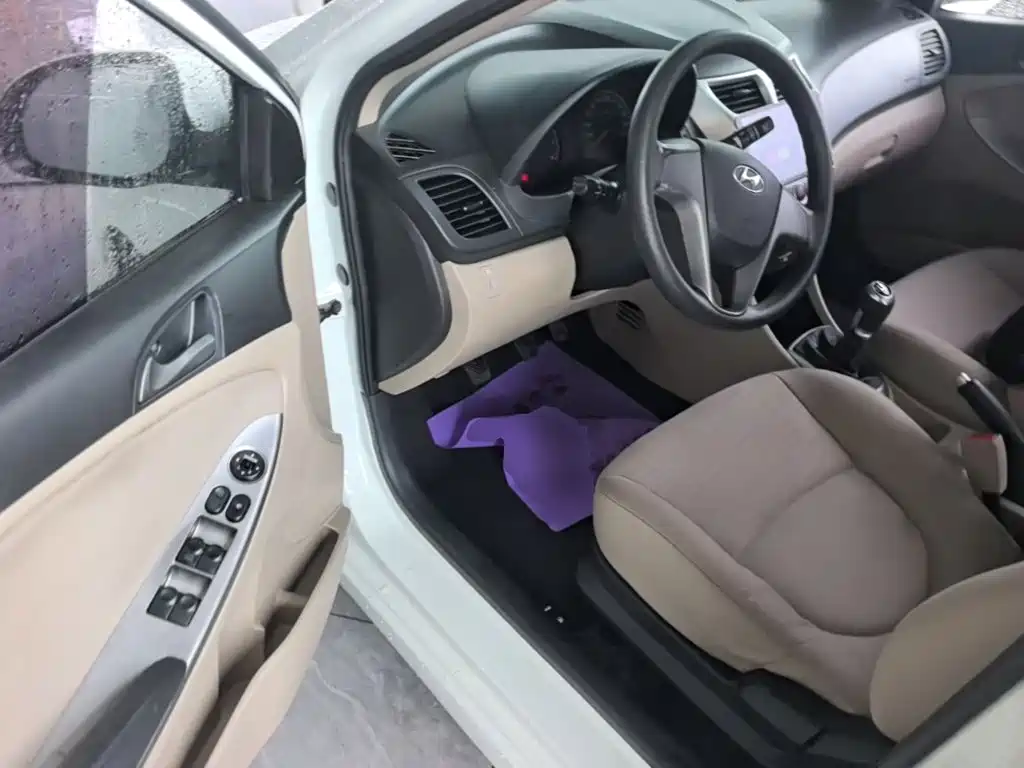 Hyundai Verna 2015 — фото 16