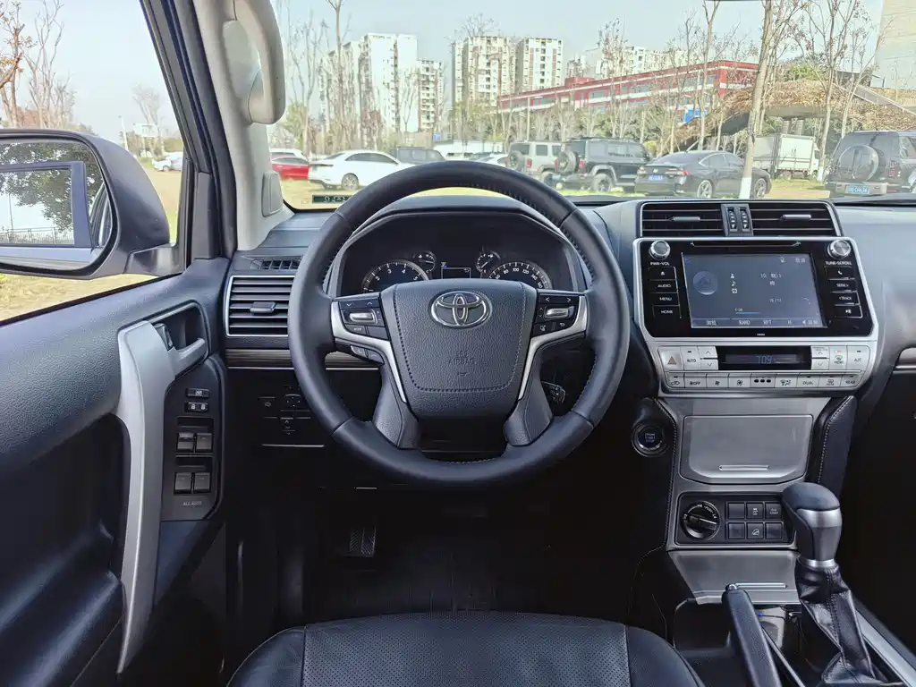 Toyota Prado 2018 — фото 13