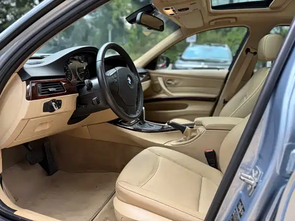 BMW 3 Series 2010