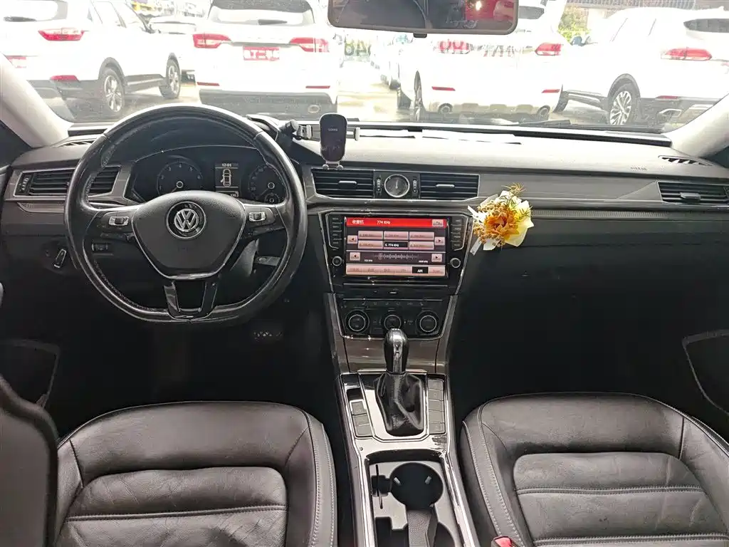 Volkswagen Passat 2016 — фото 10