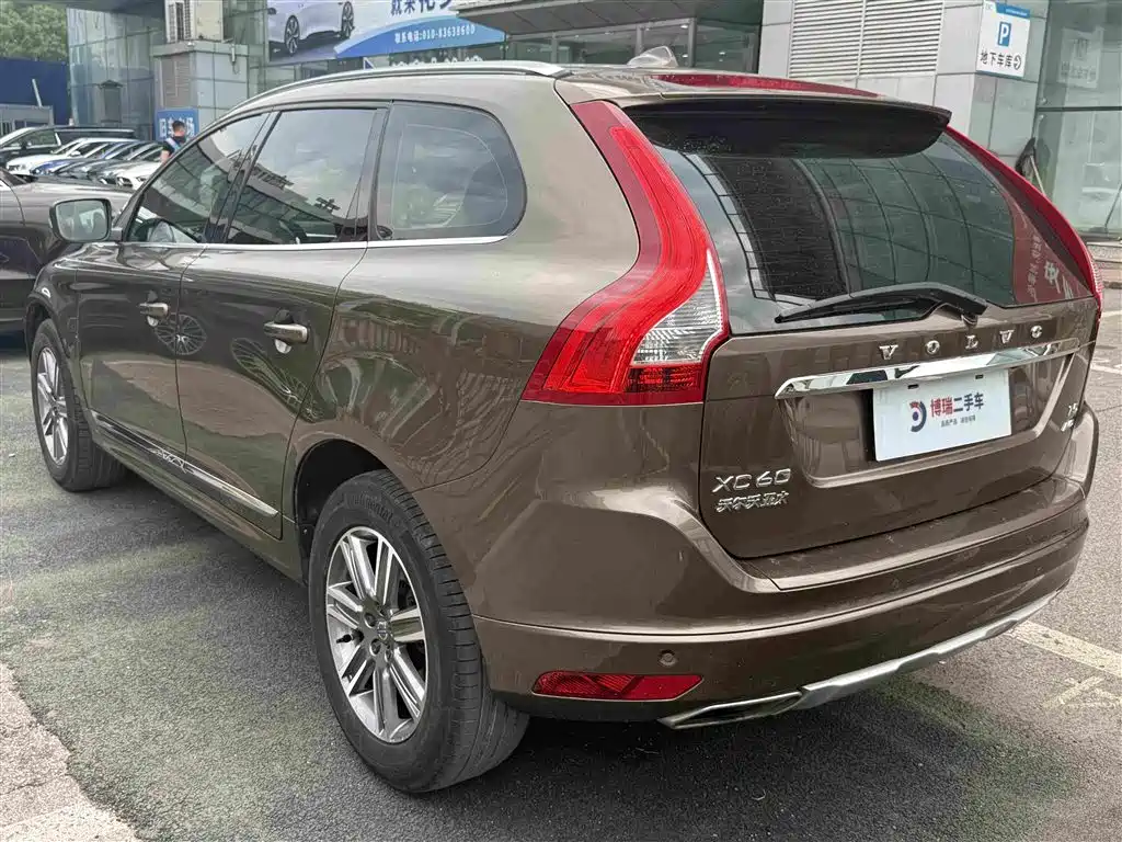Volvo XC60 2016 — фото 9